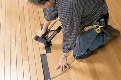 Πώς να εγκαταστήσετε ξύλινα δάπεδα με τα χέρια σας στο σπίτι σας
