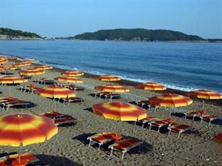 Ποια ξενοδοχεία στο Μαυροβούνιο με ιδιωτική παραλία για να επιλέξετε;
