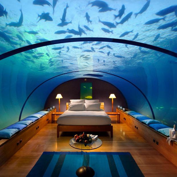 Υποβρύχιο ξενοδοχείο στο Ντουμπάι: επισκέπτης Captain Nemo