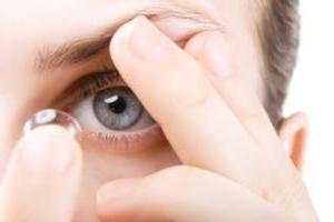 Φακοί για 2 εβδομάδες: πλεονεκτήματα, μειονεκτήματα και ανατροφοδότηση για τους φακούς Acuvue Oasys